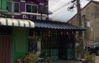ทรัพย์สถาบันโดย GHB ทาวน์เฮาส์ คอฟฟี่วิลเลจ (Aston Ville)