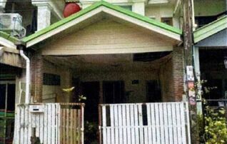 ทรัพย์สถาบันโดย GHB ทาวน์เฮาส์ พัฒนาสิริ