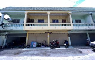 ทรัพย์สถาบันโดย JAM ตึกแถว-อาคารพาณิชย์ เมืองทองแลนด์ แอนด์ เฮ้าส์ 6 (Baan Laem Chabang Land and House)