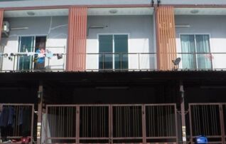 ทรัพย์สถาบันโดย GHB ทาวน์เฮาส์ ฉัตรไพลิน ลาดหลุมแก้ว (Chatrapailin Latlumkaew)