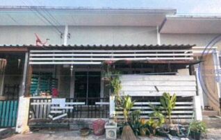 ทรัพย์สถาบันโดย GHB ทาวน์เฮาส์ ณัฐวดี