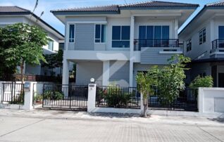 บ้านสวยเจ้าของปล่อยเช่าเองค่ะ 3 ห้องนอน 2 ห้องน้ำ มีแอร์ 2 ห้องนอน                                    : เจ้าของให้เช่าเอง (งดรับนายหน้า)