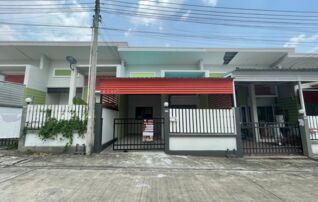 ทรัพย์สถาบันโดย JAM ทาวน์เฮาส์ ร่มเย็น 2 ปลวกแดง-วังตาผิน (Romyen 2 Pluakdaeng-Wangtapin)