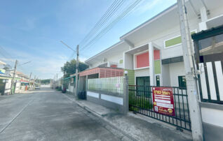 ทรัพย์สถาบันโดย JAM ทาวน์เฮาส์ ร่มเย็น 2 ปลวกแดง-วังตาผิน (Romyen 2 Pluakdaeng-Wangtapin)