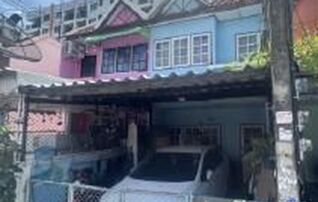 ทรัพย์สถาบันโดย GHB ทาวน์เฮาส์ ร้อยหลัง
