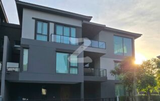 ให้เช่าบ้านหรู "บ้านกลางเมือง ดิอิดิชั่น บางนา" สามชั้น พร้อมลิฟท์ และ Lounge ชั้น Penthouse ส่วนตัว (เจ้าของโพสเอง) : เจ้าของให้เช่าเอง (งดรับนายหน้า)