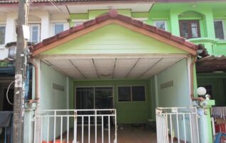 ทรัพย์สถาบันโดย GHB ทาวน์เฮาส์ เมืองประชา
