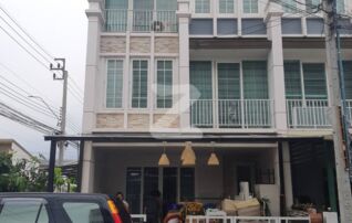 ต้องการขายบ้านด่วน ตามสภาพ โครงการ หมู่บ้านโกลเด้นทาวน์ปิ่นเกล้า-จรัญสนิทวงศ์ ทาวน์โฮม3ชั้นหลังมุม หันหน้าทิศใต้ : เจ้าของขายเอง (งดรับนายหน้า)