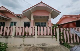 ทรัพย์สถาบันโดย GHB บ้านแฝด พัฒนานิคม ลพบุรี