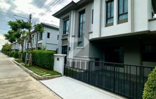 ให้เช่าบ้าน : หมู่บ้านหรูแกรนด์พลีโน่พหลโยธิน-รังสิต ข้างฟิวเจอร์พาร์ครังสิต ใกล้ ม.กรุงเทพ ใกล้สนามบินดอนเมือง : เจ้าของให้เช่าเอง (งดรับนายหน้า)