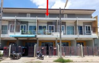 ทรัพย์สถาบันโดย GHB ทาวน์เฮาส์ ถนนชายทุ่ง