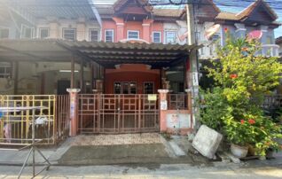 ทรัพย์สถาบันโดย GHB ทาวน์เฮาส์ หนองแขม กรุงเทพมหานคร