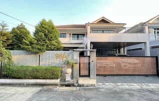 บ้านเดี่ยว หมู่บ้านธารา-ปิ่นเกล้า บ้านหัวมุน รีโนเวทใหม่ ทำระบบน้ำใหม่ ระบบไฟใหม่ แต่ยังไม่ได้เข้าไปอยู่    : เจ้าของขายเอง (งดรับนายหน้า)