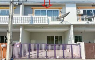 ทรัพย์สถาบันโดย GHB ทาวน์เฮาส์ ฟ้าบุรินทร์