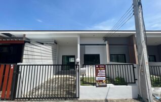 ทรัพย์สถาบันโดย JAM ทาวน์เฮาส์ วิสทาวน์ แม่น้ำคู้-ปลวกแดง (Wiztown Maenam Khu-Pluak Daeng)