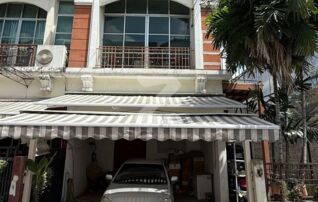 Owner post บ้านหลังมุม มุม บ้านกลางเมือง รัชดาลาดพร้าว 400 เมตร สายสีเหลืองแอร๋ยย บ้านหลังมุม เลิศ ไม่ติดใครด้วยนะ : เจ้าของขายเอง (งดรับนายหน้า)