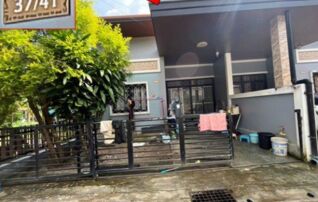 ทรัพย์สถาบันโดย GHB บ้านแฝด ซอยนากก