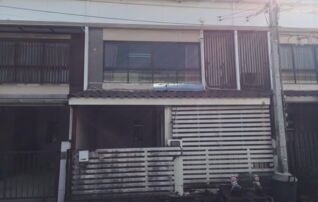 ทรัพย์สถาบันโดย ธอส. ทาวน์เฮาส์ พฤกษา 83 บรมราชชนนี-สาย 5