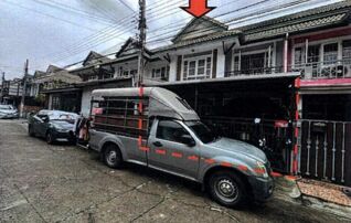 ทรัพย์สถาบันโดย GHB ทาวน์เฮาส์ พฤกษา 18/1