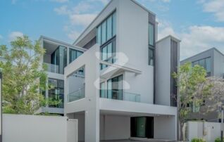 ให้เช่า VIVE2 กรุงเทพกรีฑา 4 ห้องนอน 5 ห้องน้ำ 2 ห้องนั่งเล่น จอดรถ 4 คัน : เจ้าของให้เช่าเอง