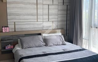 (Owner) For Rent: Rhythm Sukhumvit 36-38 | Spacious Unit Near BTS Thong Lo ) Fully furnished 1-Bedroom unit with bathtub. เจ้าของปล่อยเช่าเองครับ : เจ้าของให้เช่าเอง (งดรับนายหน้า)