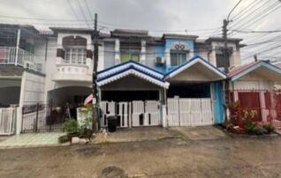 ทรัพย์สถาบันโดย GHB ทาวน์เฮาส์ ปิยวรารมย์