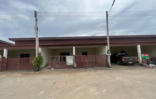 ทรัพย์สถาบันโดย JAM ทาวน์เฮาส์ บ้านโพธิ์ วิลเลจ (Baan Pho Ville Phase 2)