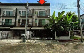 ทรัพย์สถาบันโดย GHB ทาวน์เฮาส์ บ้านกลางเมือง พหลโยธิน 50 (Baan Klang Muang Phaholyothin 50)