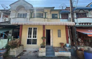 ทรัพย์สถาบันโดย JAM ทาวน์เฮาส์ หมู่บ้านลัลลี่วิลล์ (Lally Ville Srinakarin-Teparak)