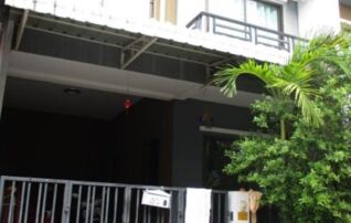 ทรัพย์สถาบันโดย GHB ทาวน์เฮาส์ วิเศษสุขนคร 16 (Wisetsuknakorn 16)