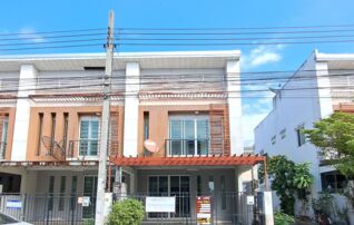 ทรัพย์สถาบันโดย JAM ทาวน์เฮาส์ อาร์เค พาร์ค รามอินทรา-ซาฟารี (RK Park Ramintra-Safari)