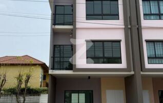 ขายทาวน์โฮม 3 ชั้น แปลงหัวมุม ตรงข้ามพื้นที่ส่วนกลาง หมู่บ้านคาซ่าซิตตี้ สุขุมวิท - สมุทรปราการ : เจ้าของขายเอง (งดรับนายหน้า)