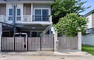 ขายบ้านหลังมุม ทำเลบางแสน(เจ้าของขายเอง) “บ้านอยู่สบาย บรรยากาศอบอุ่น เหมาะกับครอบครัว” โครงการ : ศุภาลัย พรีโม่ บางแสน : เจ้าของขายเอง (งดรับนายหน้า)