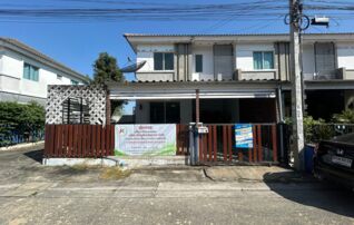 ทรัพย์สถาบันโดย JAM ทาวน์เฮาส์ บ้านพฤกษา 86/1 ลาดกระบัง-สุวรรณภูมิ (Baan Pruksa 86 Ladkrabang-Suvarnabhumi)