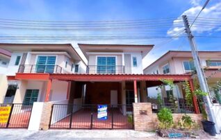 ทรัพย์สถาบันโดย JAM ทาวน์เฮาส์ แพนนาเซียวิลเลจ (Panasia Village)