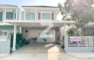 หน้าบ้านกว้าง 8.75 เมตร ที่จอดรถกว้างxลึก 5.2x5.50 เมตร จอดรถได้ 2 คันสบายๆ พร้อมทำหลังคาไว้เรียบร้อยแล้ว