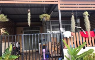 ทรัพย์สถาบันโดย GHB ทาวน์เฮาส์ บ้านร่มไม้ 3 มาบยางพร (Baan Rommai 3 Map Yang Phon)