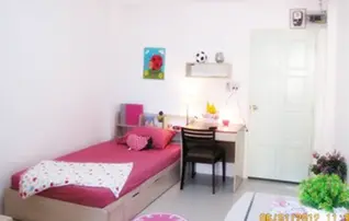 พลอยภัทรา