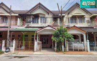ทรัพย์สถาบันโดย GHB ทาวน์เฮาส์ คลองสามวา กรุงเทพมหานคร