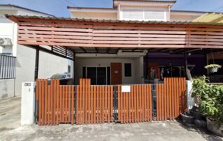 ทรัพย์สถาบันโดย GHB ทาวน์เฮาส์ นันทวันสกุลดี