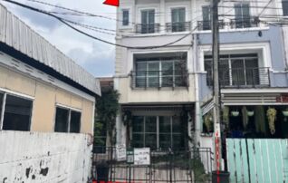 ทรัพย์สถาบันโดย บริษัท บริหารสินทรัพย์สุขุมวิท จำกัด ทาวน์เฮาส์ใกล้ ARL บ้านทับช้าง บ้านกลางเมือง เออร์บาเนี่ยน