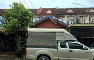 ทรัพย์สถาบันโดย GHB ทาวน์เฮาส์ ดี ดี เฮ้าส์ (D.D.House)