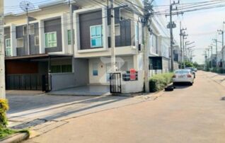 ขายทาวน์เฮาส์ หมู่บ้านอรินสิริ@สุขุมวิท : เจ้าของขายเอง