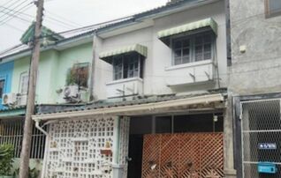 ทรัพย์สถาบันโดย GHB ทาวน์เฮาส์ นริศรา (Narissara Rangsit Klong 11)