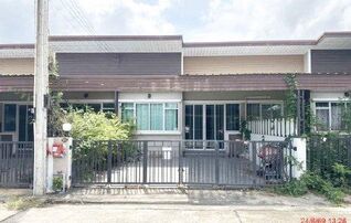 ทรัพย์สถาบันโดย GHB ทาวน์เฮาส์ เอ.เค.วิลเลจ4 (A.K. Village 5)