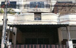 ทรัพย์สถาบันโดย GHB ทาวน์เฮาส์ บางกะปิ กรุงเทพมหานคร