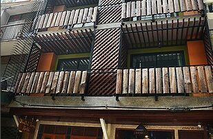 บรรทัดทองโฮสเทล