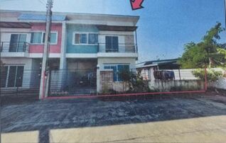 ทรัพย์สถาบันโดย GHB ทาวน์เฮาส์ บ้านปวงตึก