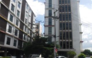 ทรัพย์สถาบันโดย GHB คอนโด เดอะ เซ็นเตอร์ คอนโดมิเนียม (The Center Condominium)