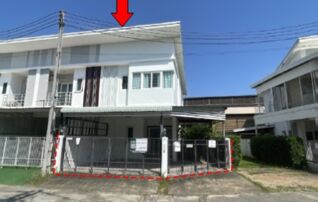 ทรัพย์ธนาคารโดย บริษัท บริหารสินทรัพย์สุขุมวิท จำกัด ทาวน์เฮาส์ ดิ เออบาน่า 3